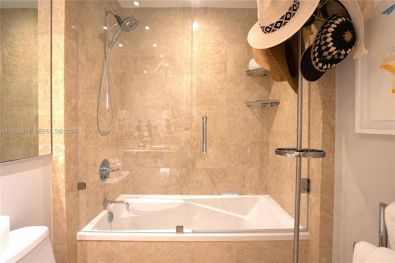 Real estate property located at 1331 Brickell Bay Dr #1609, Miami-dade, Jade At Brickell Bay Drive, Miami, FL