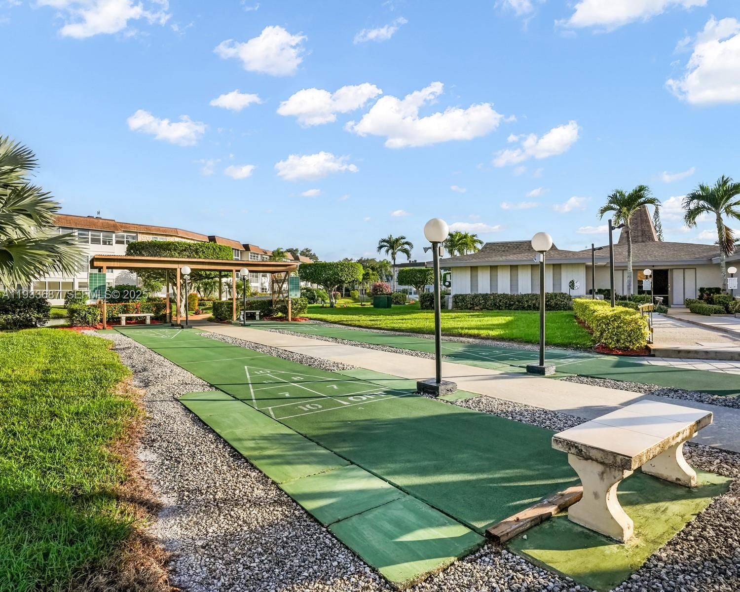 Real estate property located at 4706 36th St #507, Broward, Seagrape Gardens Condo, Lauderdale Lakes, FL