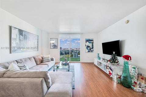Real estate property located at 1800 Bayshore Dr #3206, Miami-dade, 1800 Club Condo, Miami, FL