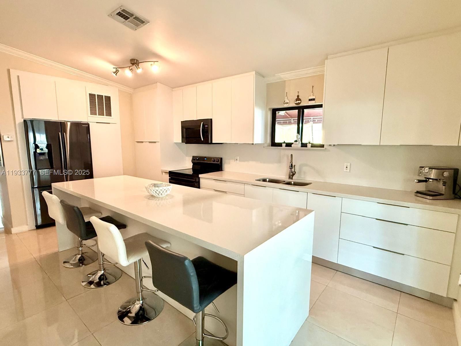 Real estate property located at 7185 30th Ln, Miami-dade, El Prado Country Club 5th, Hialeah, FL