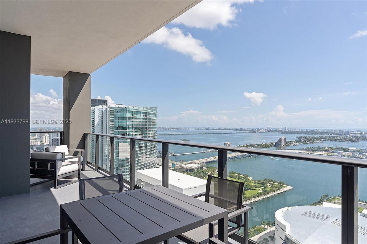 Real estate property located at 159 6th St #5015, Miami-dade, 159 Ne 6th Street Condo, Miami, FL