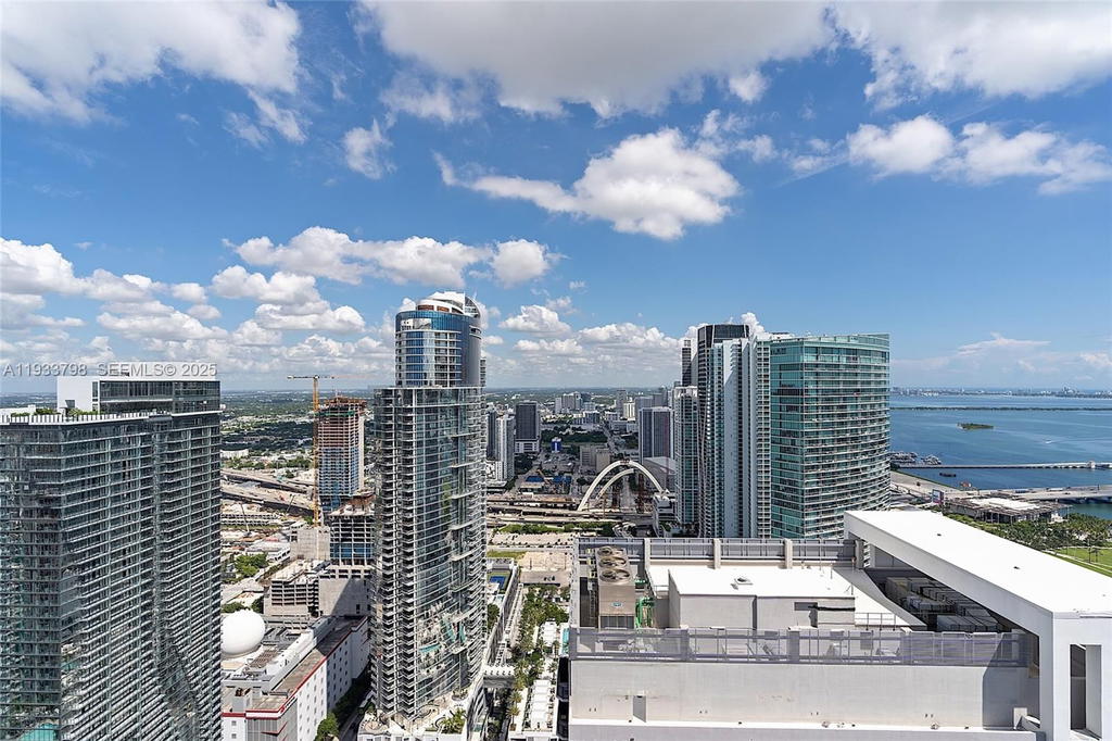 Real estate property located at 159 6th St #5015, Miami-dade, 159 Ne 6th Street Condo, Miami, FL