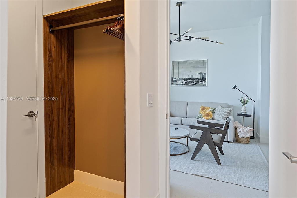 Real estate property located at 159 6th St #5015, Miami-dade, 159 Ne 6th Street Condo, Miami, FL