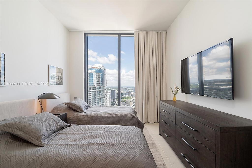 Real estate property located at 159 6th St #5015, Miami-dade, 159 Ne 6th Street Condo, Miami, FL
