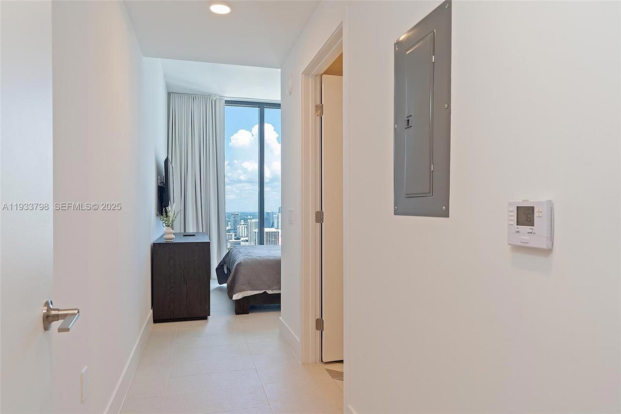 Real estate property located at 159 6th St #5015, Miami-dade, 159 Ne 6th Street Condo, Miami, FL