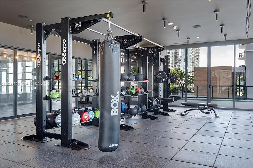 Real estate property located at 159 6th St #5015, Miami-dade, 159 Ne 6th Street Condo, Miami, FL