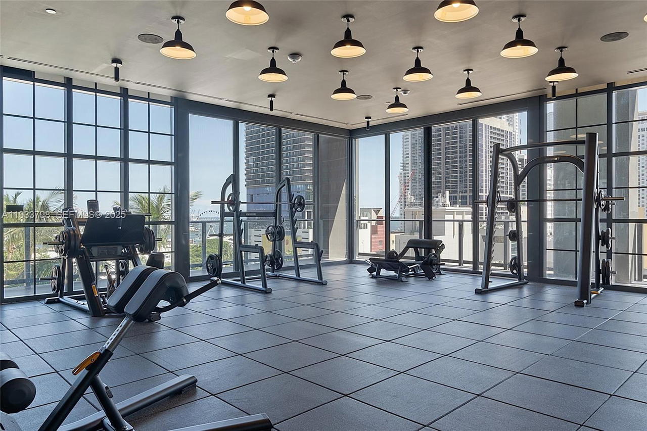 Real estate property located at 159 6th St #5015, Miami-dade, 159 Ne 6th Street Condo, Miami, FL