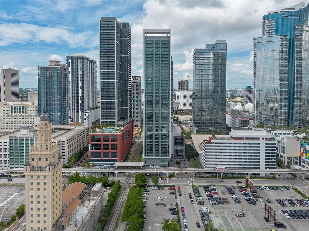 Real estate property located at 159 6th St #5015, Miami-dade, 159 Ne 6th Street Condo, Miami, FL
