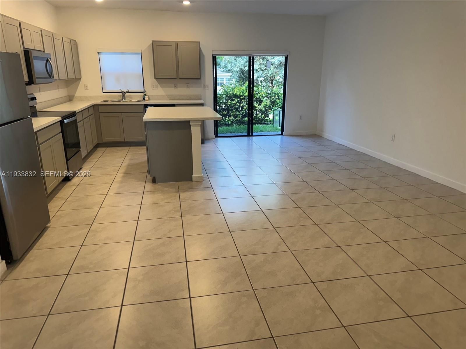 Real estate property located at 817 3rd Way, Broward, Highland Oaks, Pompano Beach, FL