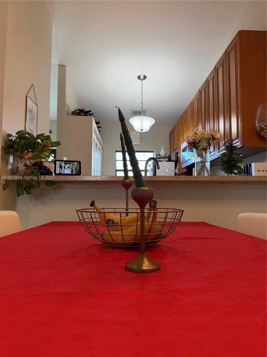 Real estate property located at 1194 135th Pl, Miami-dade, Tamiami Lakes Townhomes S, Miami, FL