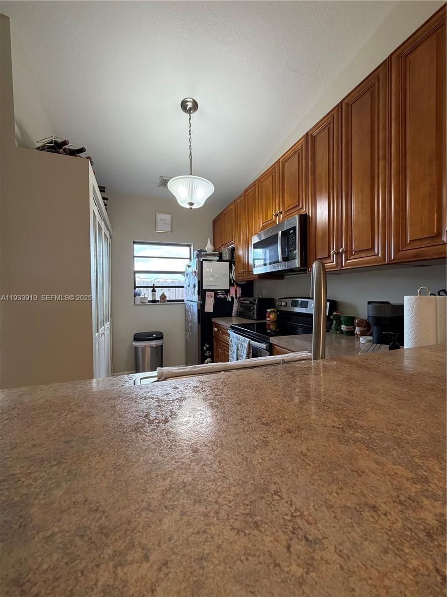 Real estate property located at 1194 135th Pl, Miami-dade, Tamiami Lakes Townhomes S, Miami, FL