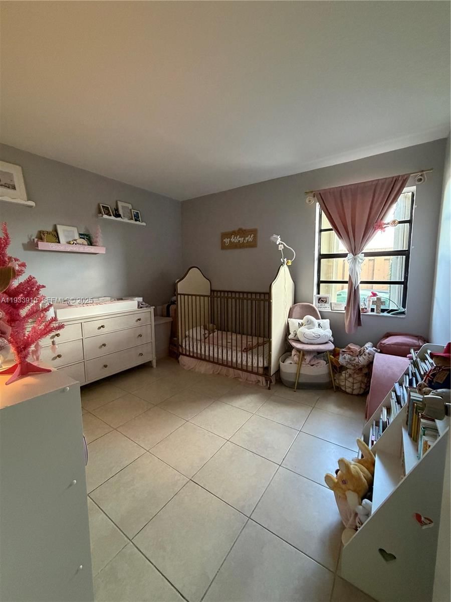 Real estate property located at 1194 135th Pl, Miami-dade, Tamiami Lakes Townhomes S, Miami, FL