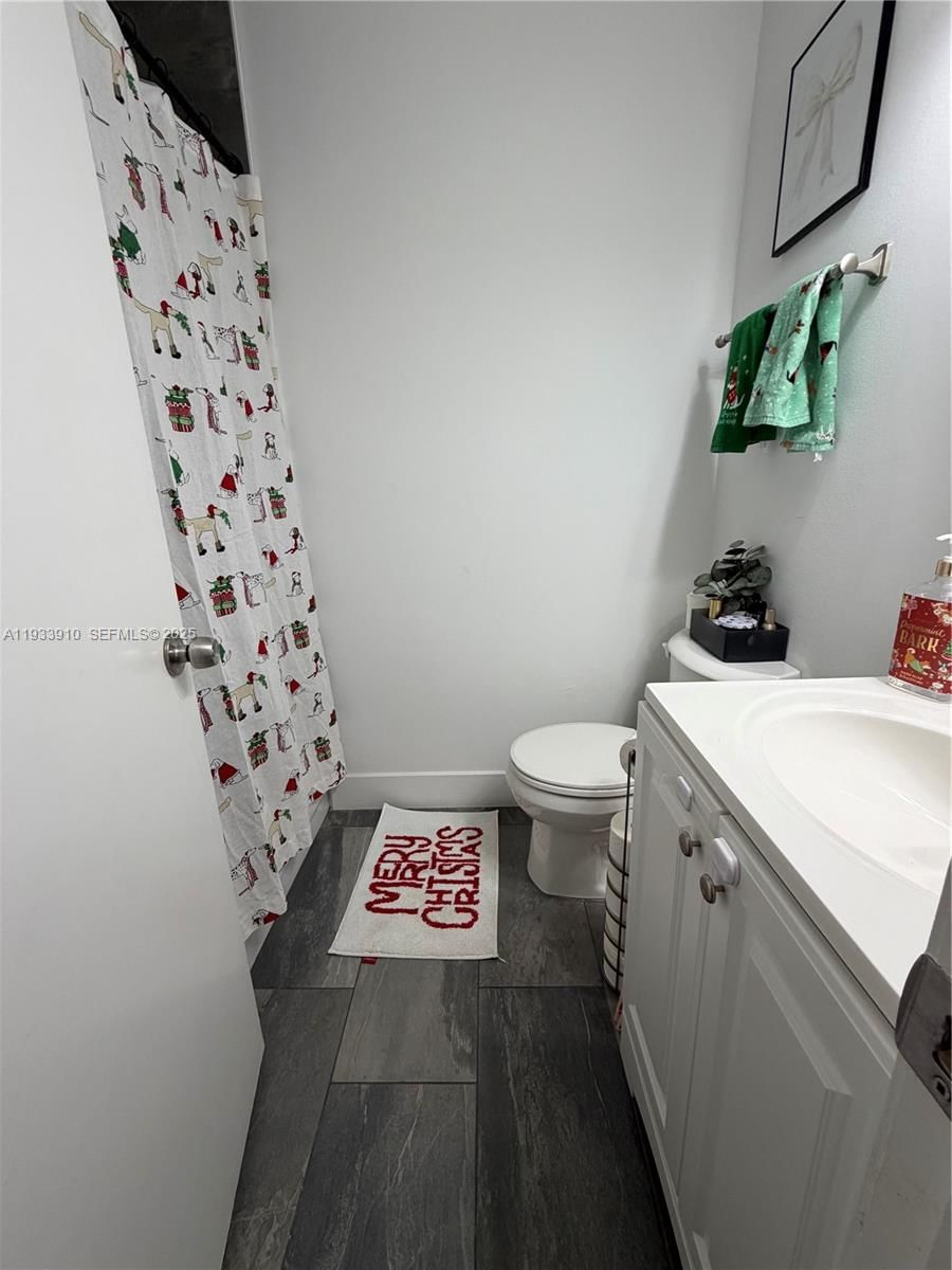 Real estate property located at 1194 135th Pl, Miami-dade, Tamiami Lakes Townhomes S, Miami, FL