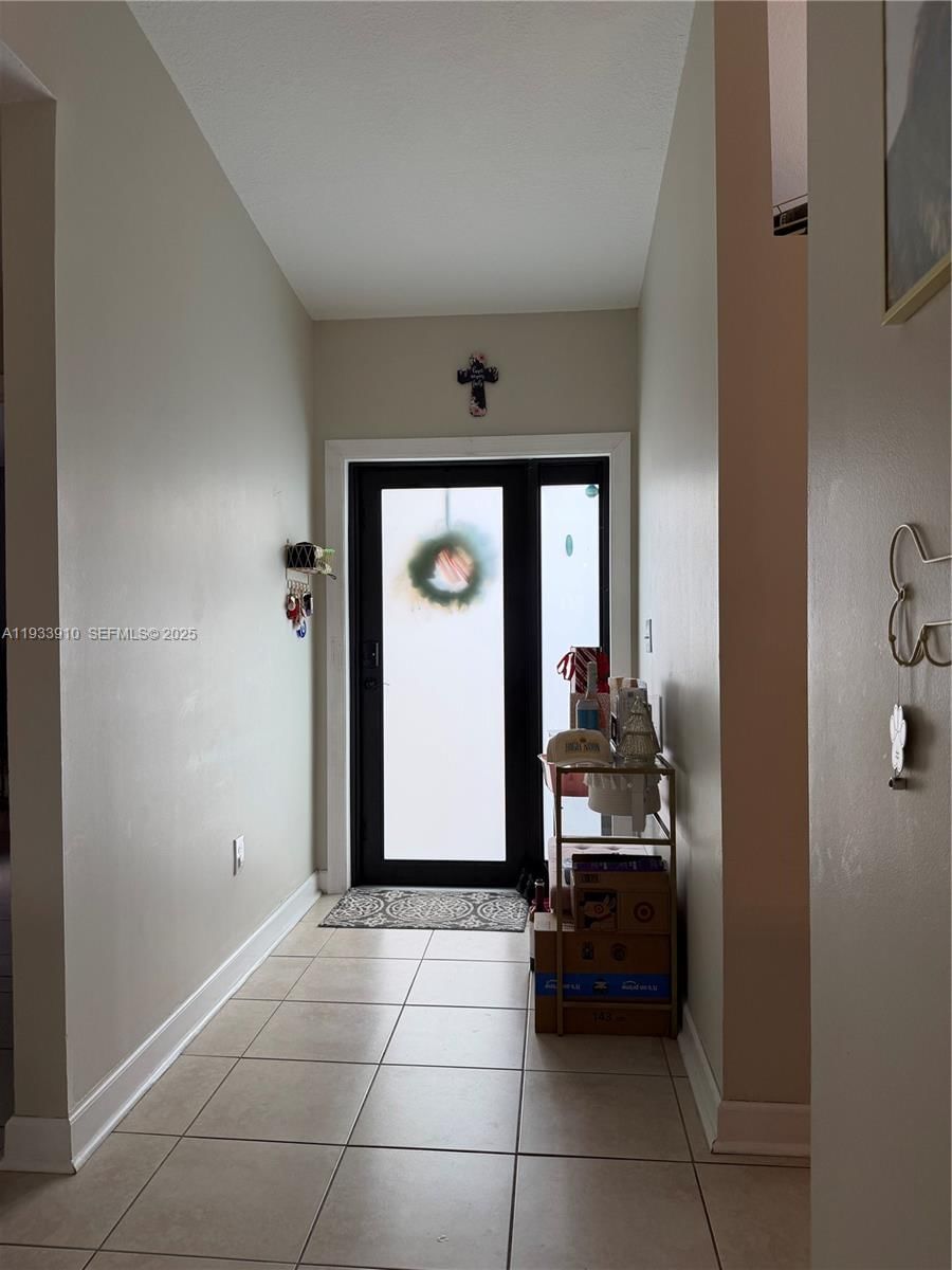 Real estate property located at 1194 135th Pl, Miami-dade, Tamiami Lakes Townhomes S, Miami, FL