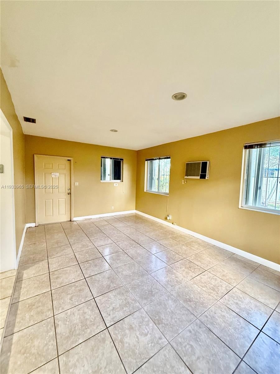 Real estate property located at 2801 92nd Ct, Miami-dade, Ideal Homes Sub No 8, Miami, FL