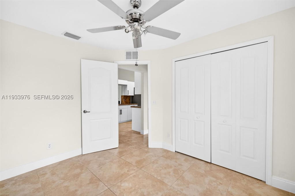Real estate property located at 2700 10 SW, Lee, Lehigh Acres Unit 8, Lehigh Acres, FL
