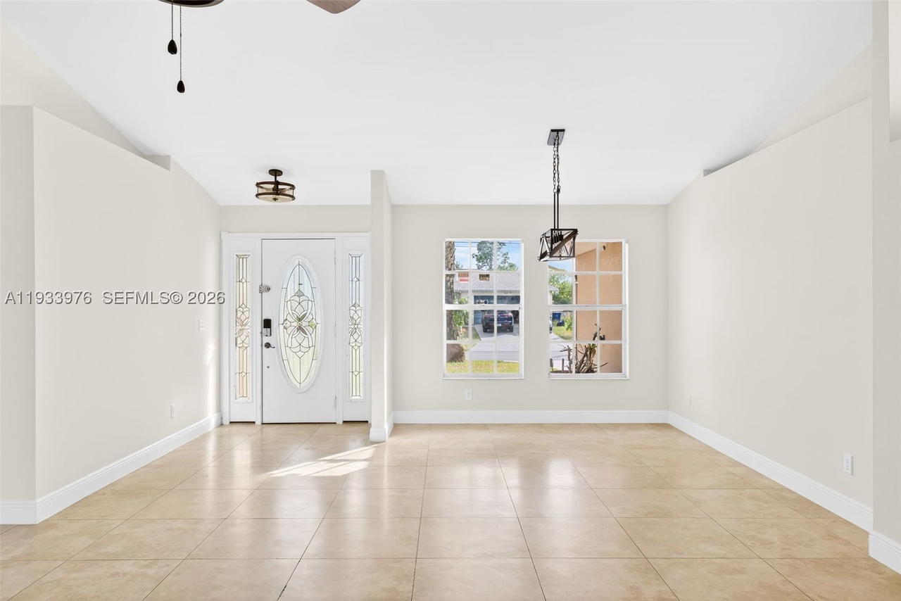 Real estate property located at 2700 10 SW, Lee, Lehigh Acres Unit 8, Lehigh Acres, FL