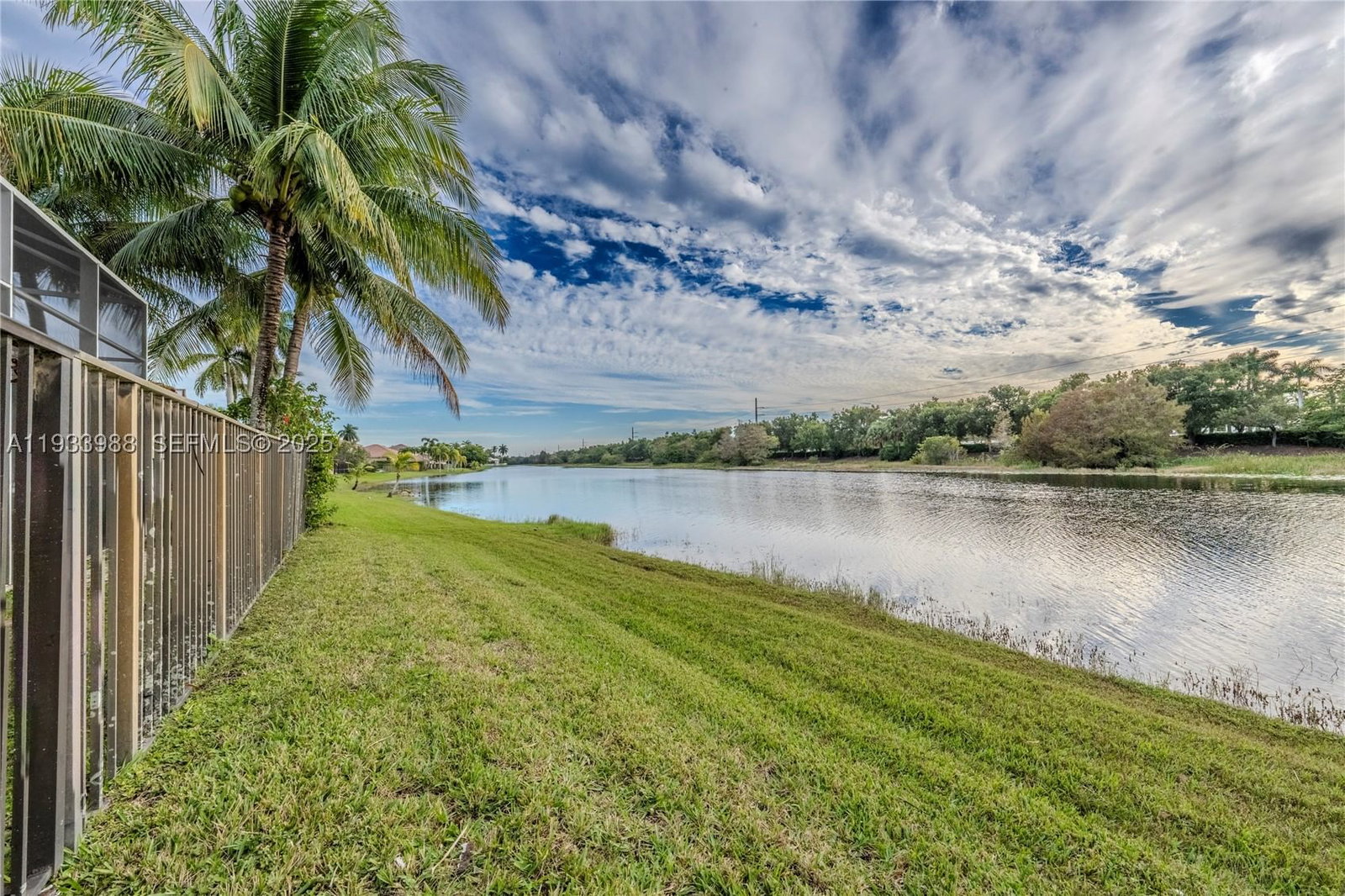 Real estate property located at 2893 Oakbrook Dr, Broward, Sector 7 South, Weston, FL