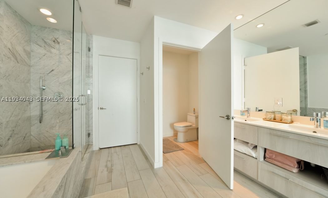 Real estate property located at 480 31st St #3404, Miami-dade, Gran Paraiso Condo, Miami, FL