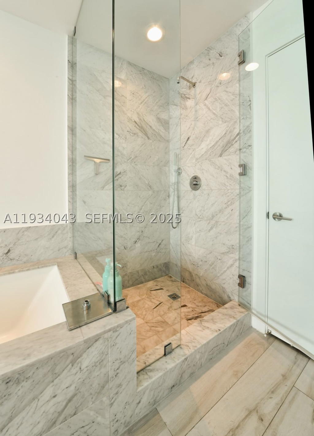 Real estate property located at 480 31st St #3404, Miami-dade, Gran Paraiso Condo, Miami, FL