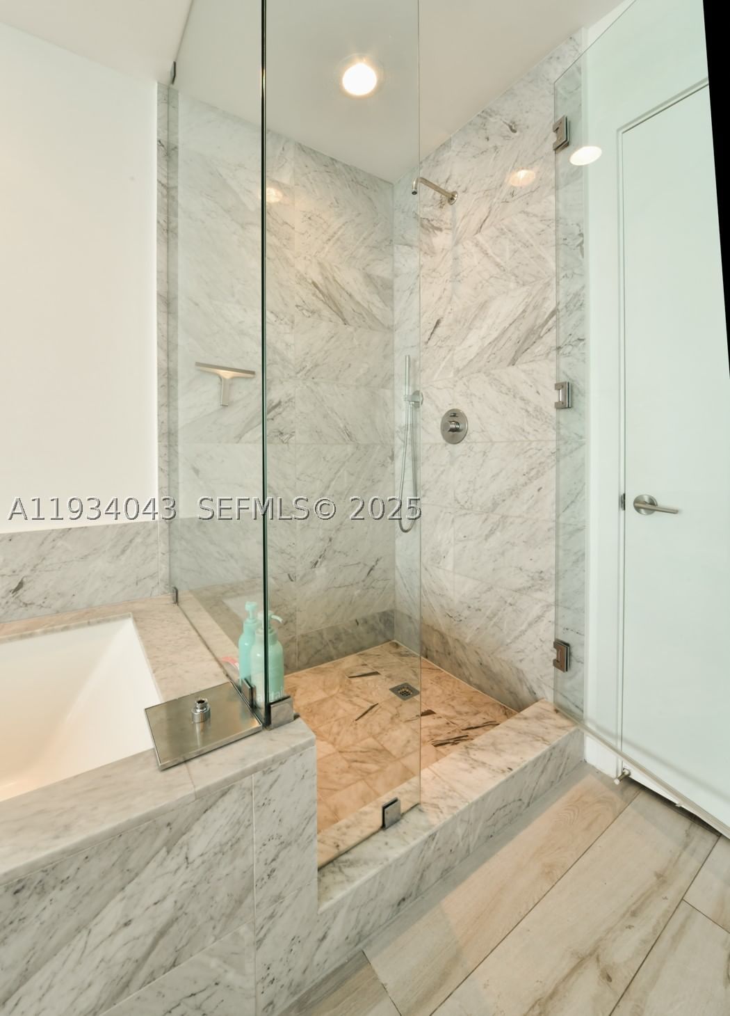 Real estate property located at 480 31st St #3404, Miami-dade, Gran Paraiso Condo, Miami, FL