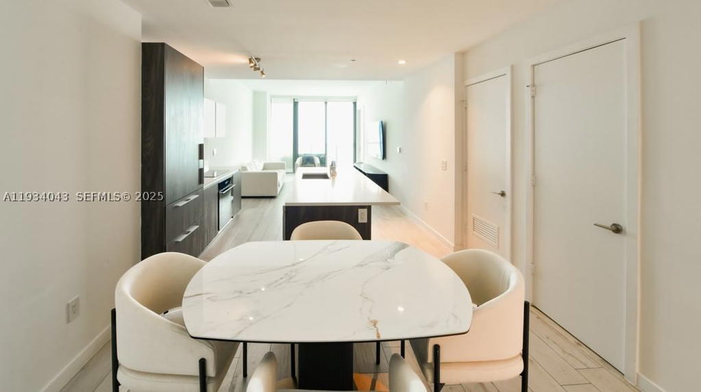 Real estate property located at 480 31st St #3404, Miami-dade, Gran Paraiso Condo, Miami, FL