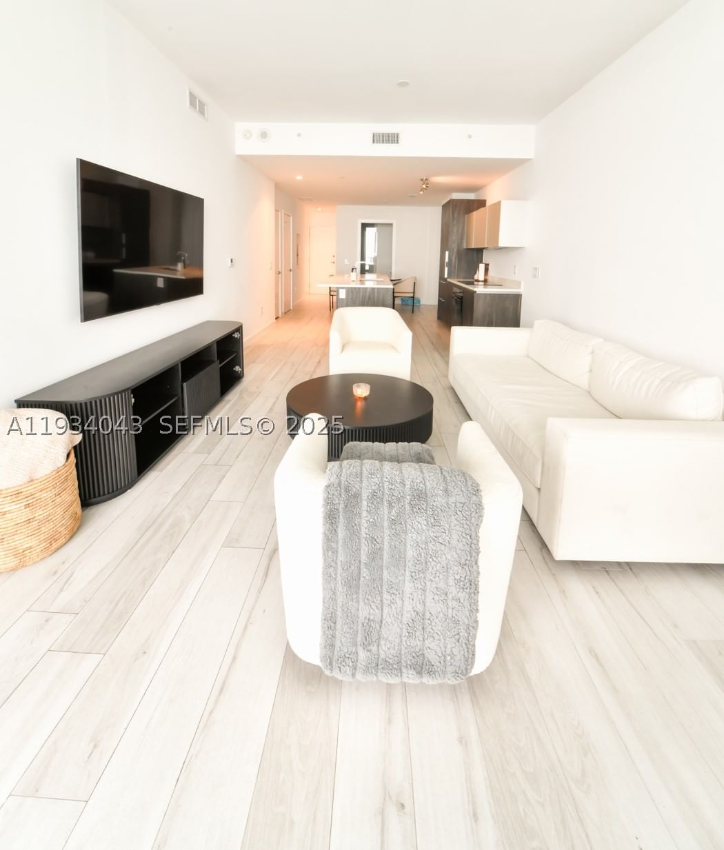 Real estate property located at 480 31st St #3404, Miami-dade, Gran Paraiso Condo, Miami, FL