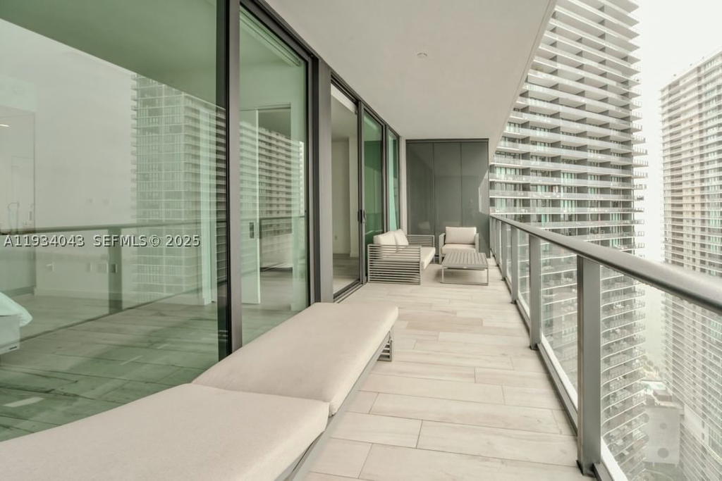 Real estate property located at 480 31st St #3404, Miami-dade, Gran Paraiso Condo, Miami, FL