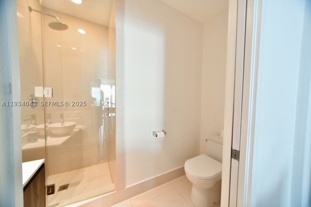 Real estate property located at 480 31st St #3404, Miami-dade, Gran Paraiso Condo, Miami, FL