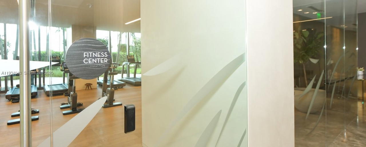 Real estate property located at 480 31st St #3404, Miami-dade, Gran Paraiso Condo, Miami, FL