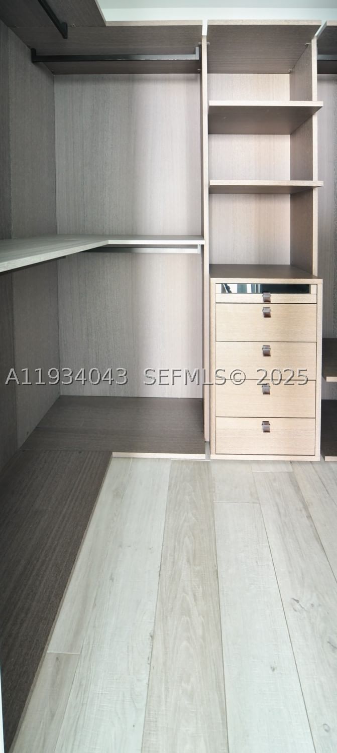 Real estate property located at 480 31st St #3404, Miami-dade, Gran Paraiso Condo, Miami, FL