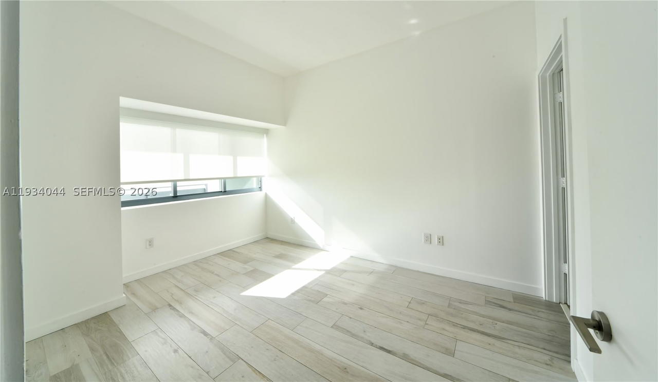 Real estate property located at 480 31st St #3405, Miami-dade, Gran Paraiso Condo, Miami, FL