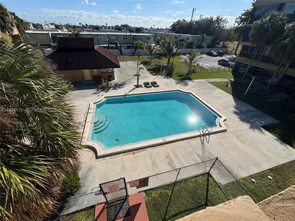 Real estate property located at 1750 56th St #211, Miami-dade, Trianon Park Condo, Hialeah, FL
