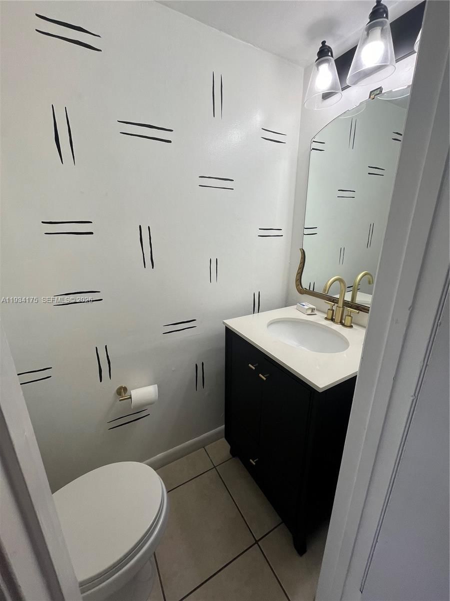 Real estate property located at 1750 56th St #211, Miami-dade, Trianon Park Condo, Hialeah, FL
