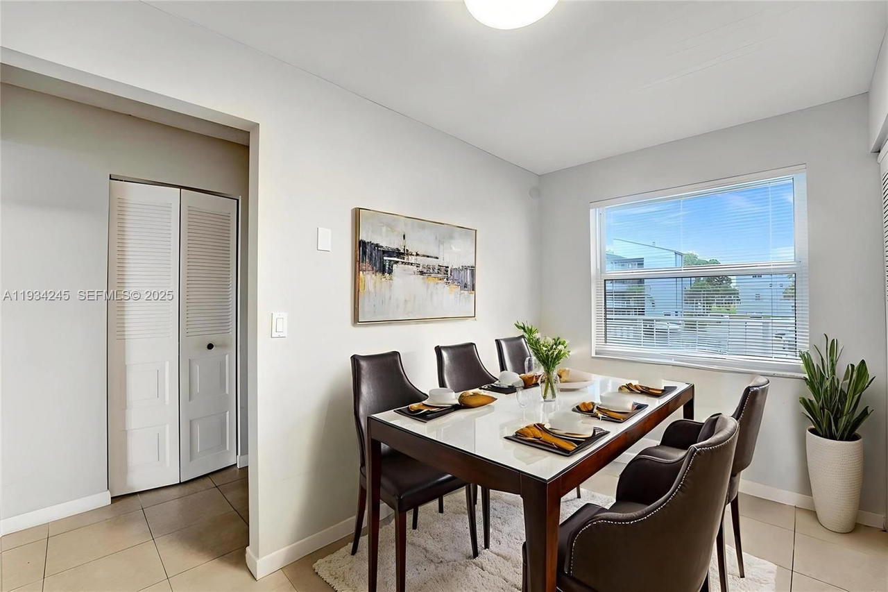 Real estate property located at 7684 18th St #202, Broward, 12 Of Palm Springs 2 Cond, Margate, FL