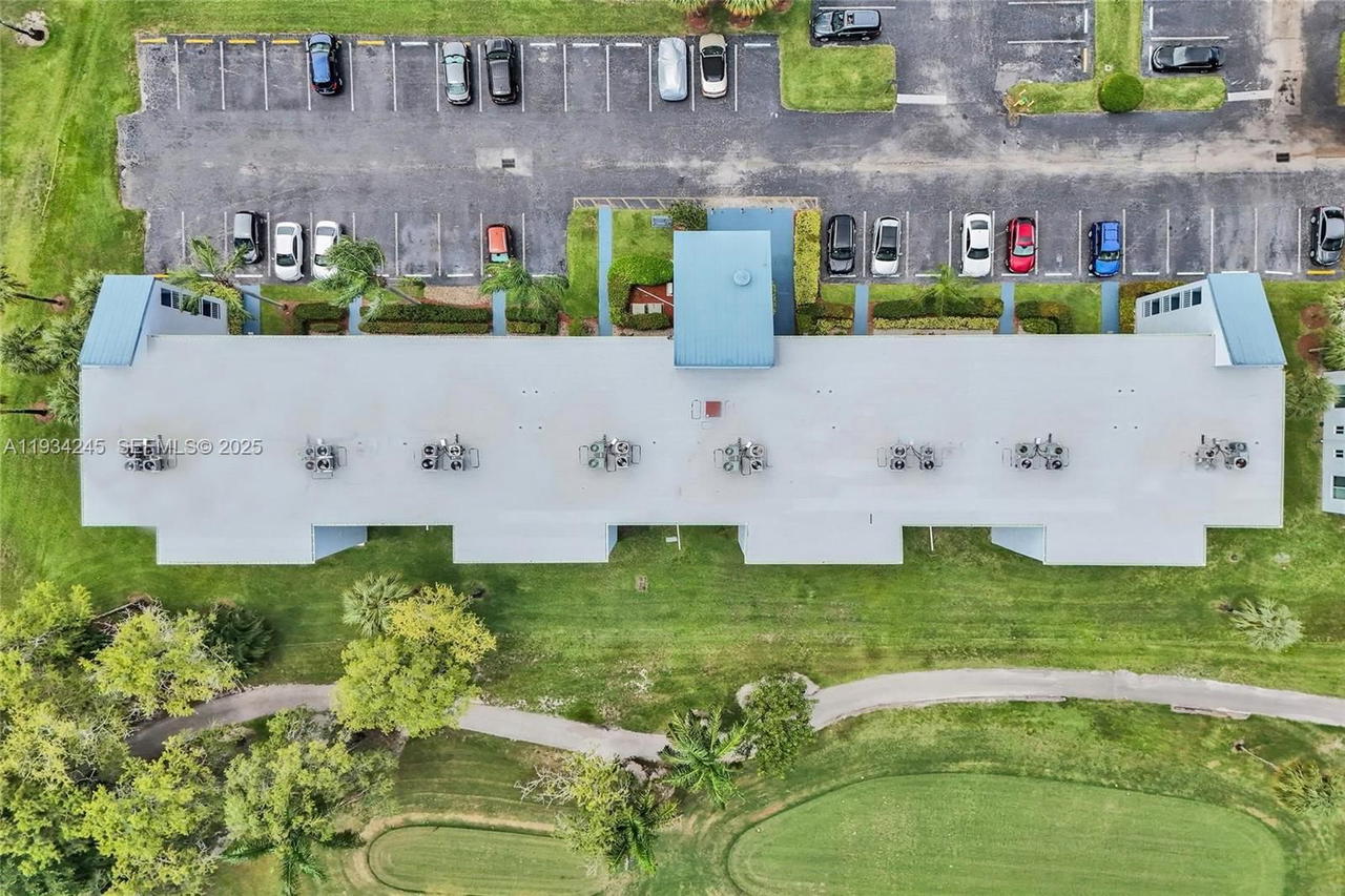 Real estate property located at 7684 18th St #202, Broward, 12 Of Palm Springs 2 Cond, Margate, FL