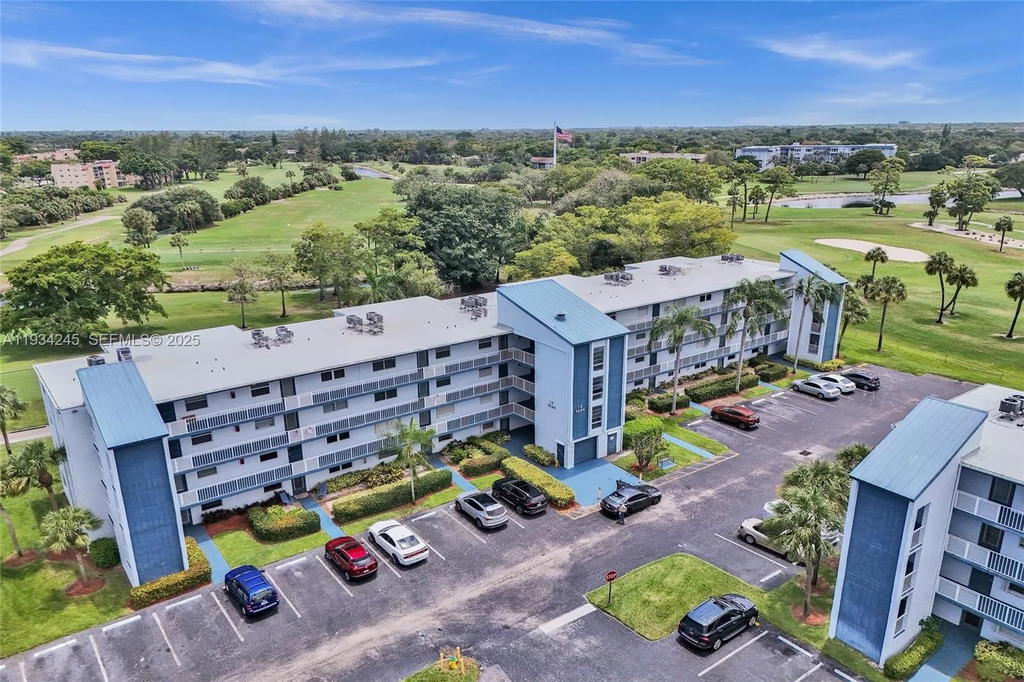 Real estate property located at 7684 18th St #202, Broward, 12 Of Palm Springs 2 Cond, Margate, FL