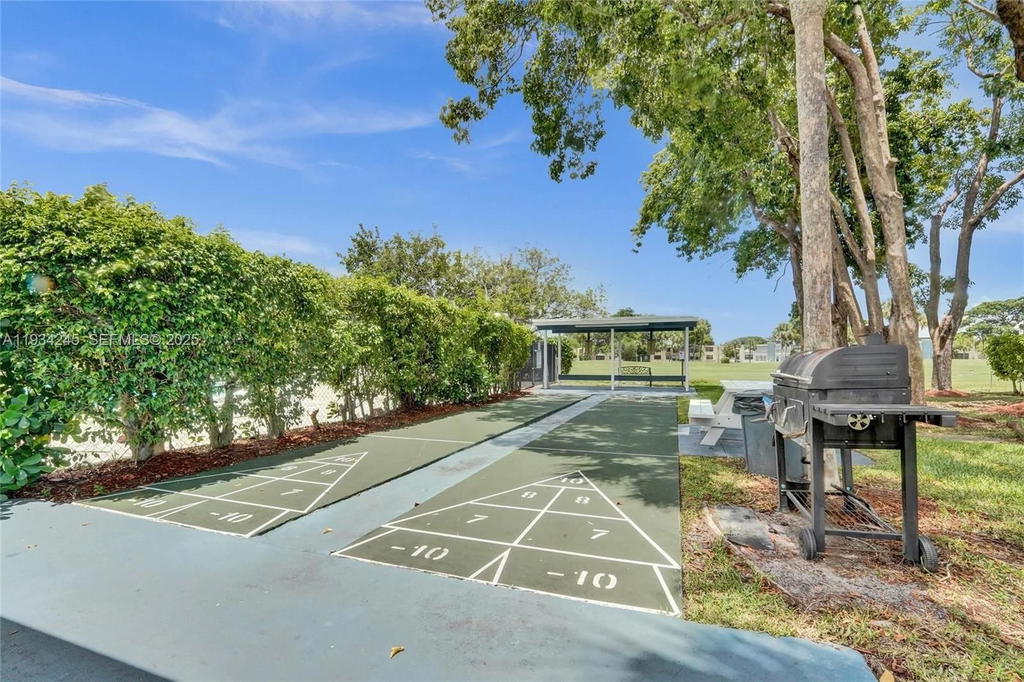 Real estate property located at 7684 18th St #202, Broward, 12 Of Palm Springs 2 Cond, Margate, FL