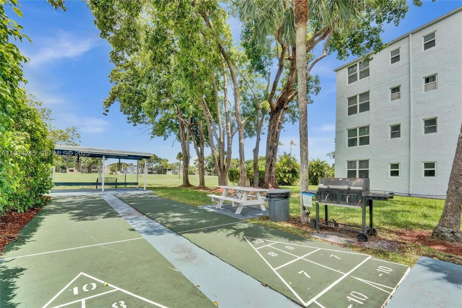 Real estate property located at 7684 18th St #202, Broward, 12 Of Palm Springs 2 Cond, Margate, FL