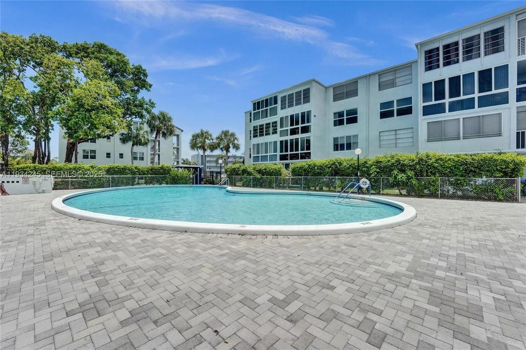 Real estate property located at 7684 18th St #202, Broward, 12 Of Palm Springs 2 Cond, Margate, FL