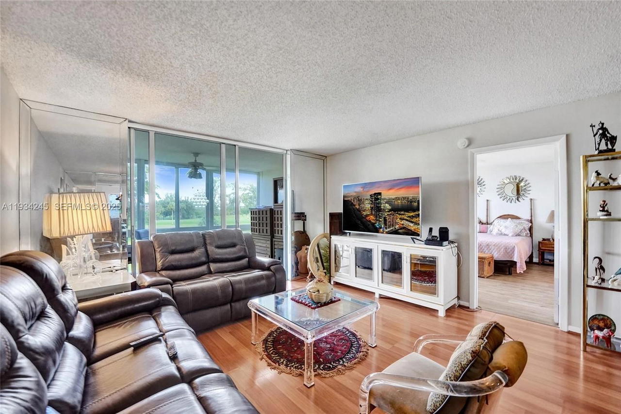 Real estate property located at 7684 18th St #202, Broward, 12 Of Palm Springs 2 Cond, Margate, FL