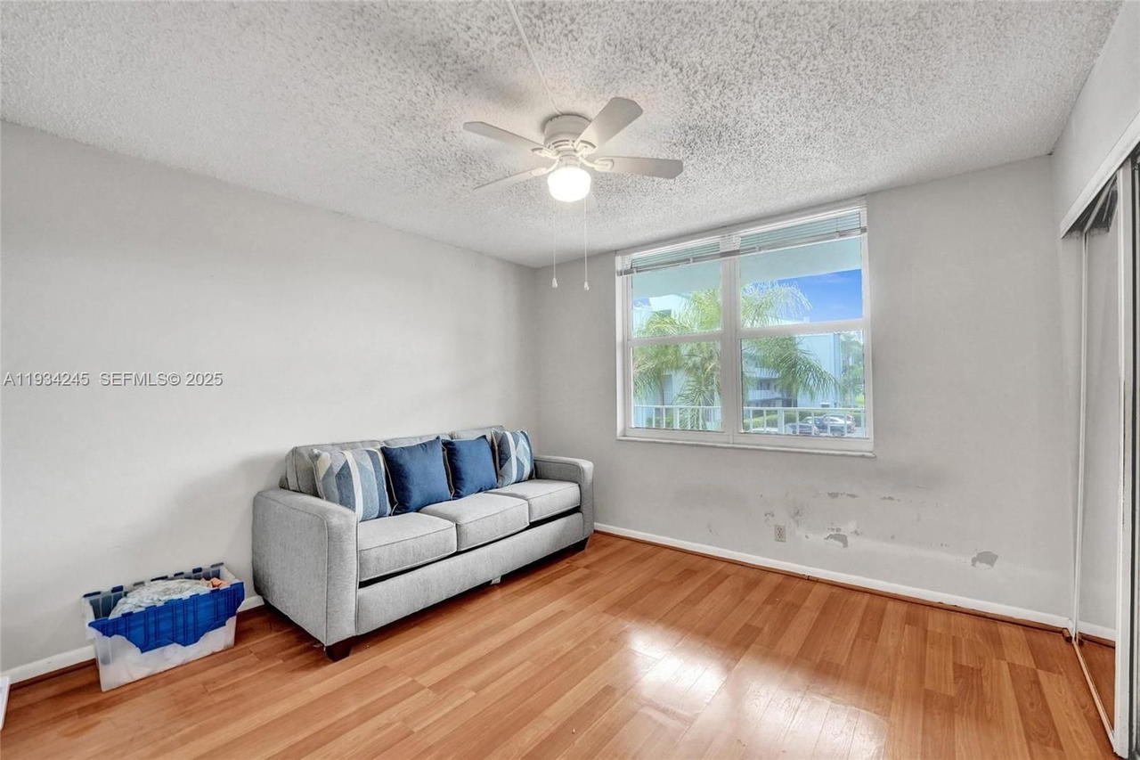 Real estate property located at 7684 18th St #202, Broward, 12 Of Palm Springs 2 Cond, Margate, FL