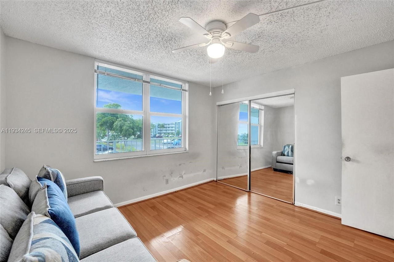 Real estate property located at 7684 18th St #202, Broward, 12 Of Palm Springs 2 Cond, Margate, FL