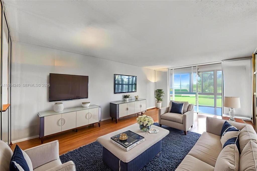 Real estate property located at 7684 18th St #202, Broward, 12 Of Palm Springs 2 Cond, Margate, FL