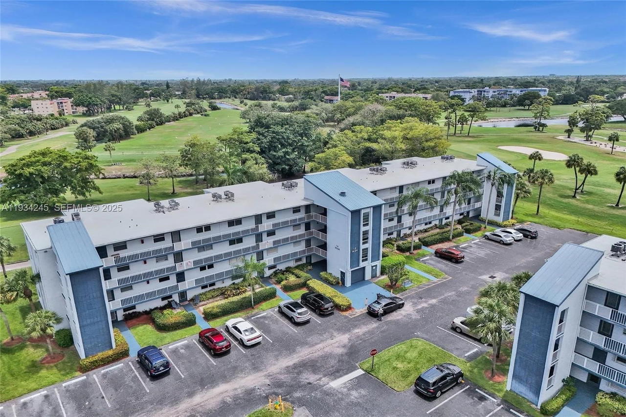 Real estate property located at 7684 18th St #202, Broward, 12 Of Palm Springs 2 Cond, Margate, FL
