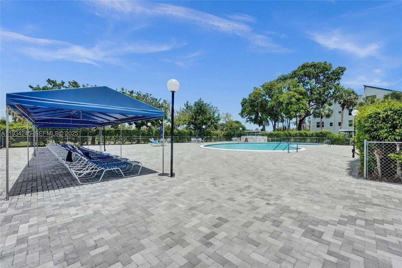 Real estate property located at 7684 18th St #202, Broward, 12 Of Palm Springs 2 Cond, Margate, FL