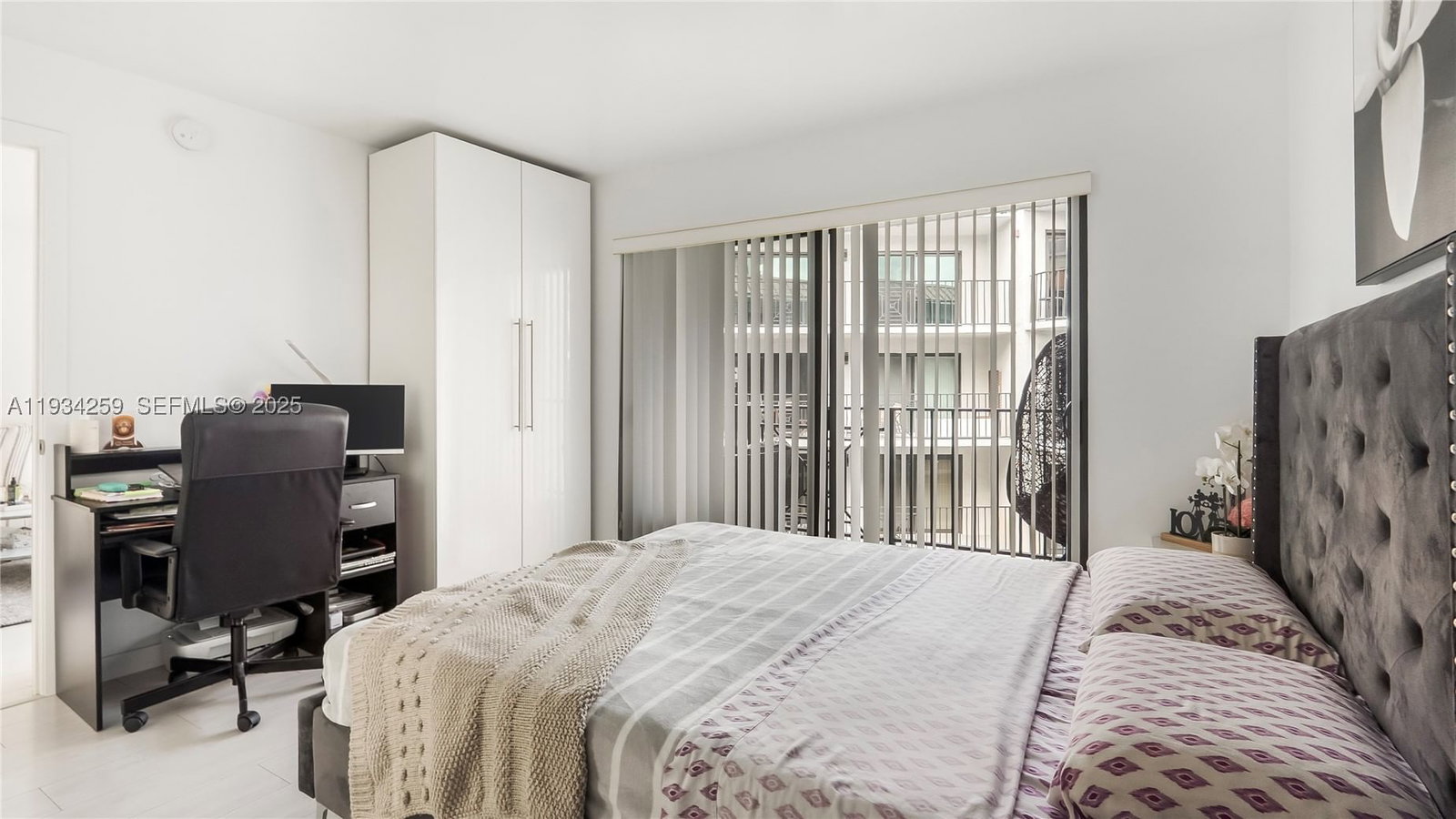 Real estate property located at 2029 Ocean Blvd #404, Broward, Tradewinds By The Sea Con, Fort Lauderdale, FL