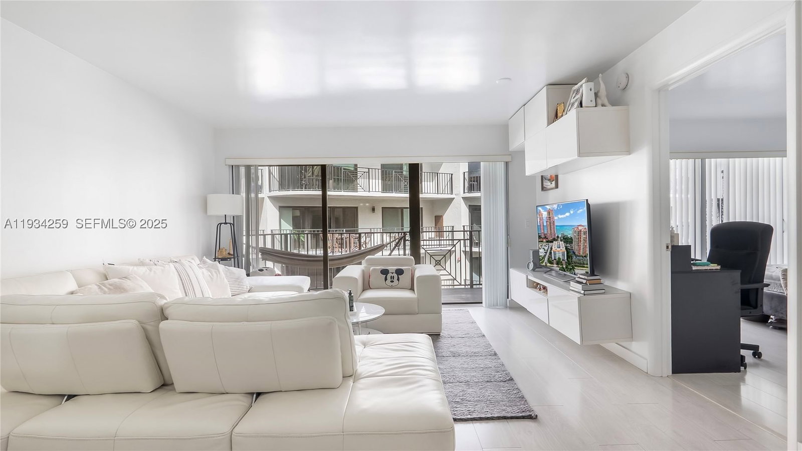 Real estate property located at 2029 Ocean Blvd #404, Broward, Tradewinds By The Sea Con, Fort Lauderdale, FL