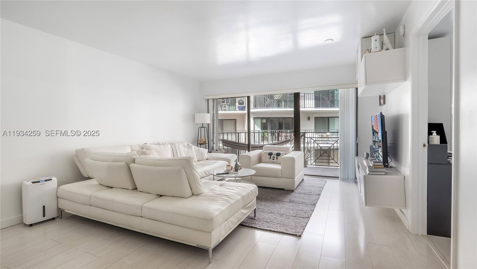 Real estate property located at 2029 Ocean Blvd #404, Broward, Tradewinds By The Sea Con, Fort Lauderdale, FL