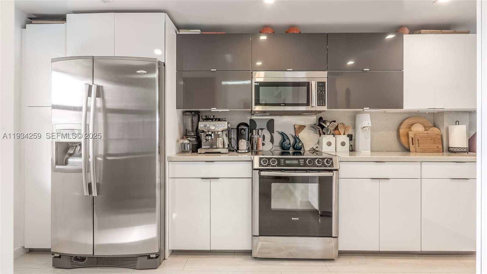 Real estate property located at 2029 Ocean Blvd #404, Broward, Tradewinds By The Sea Con, Fort Lauderdale, FL